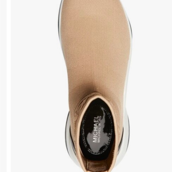 MICHAEL KORS Olympia stretch knit sneaker SIZE 8 
New In Box
Olympia Multi Camel - Picture 5 of 8